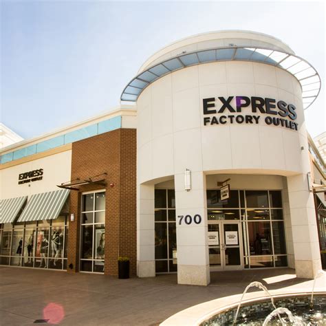 Open Today Until 8:00 PM. 1595 Highway 36 W. Space 742. Roseville, MN 55113. Visit Express Ridgedale at Minnetonka MN to shop men's suits, dresses, jeans and more! Find women's and men's clothing near you!